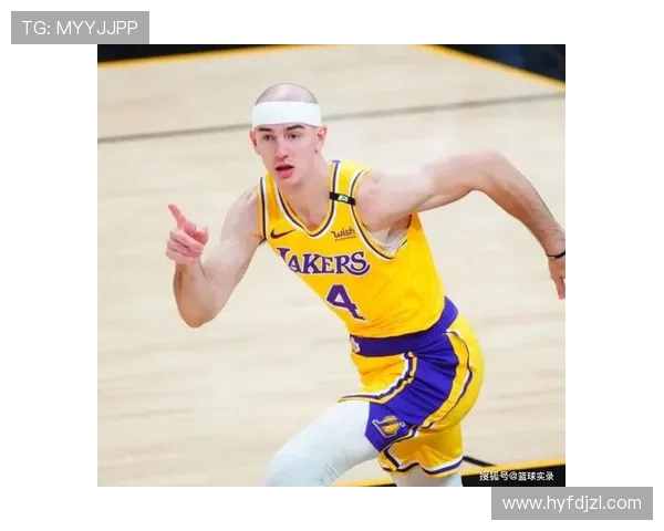 亚历克斯卡鲁索的篮球之路与未来发展展望分析